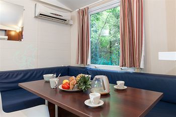 Best Holiday Hotel กรีโมด์ ภายนอก รูปภาพ