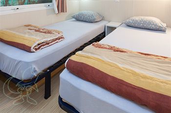 Best Holiday Hotel กรีโมด์ ภายนอก รูปภาพ